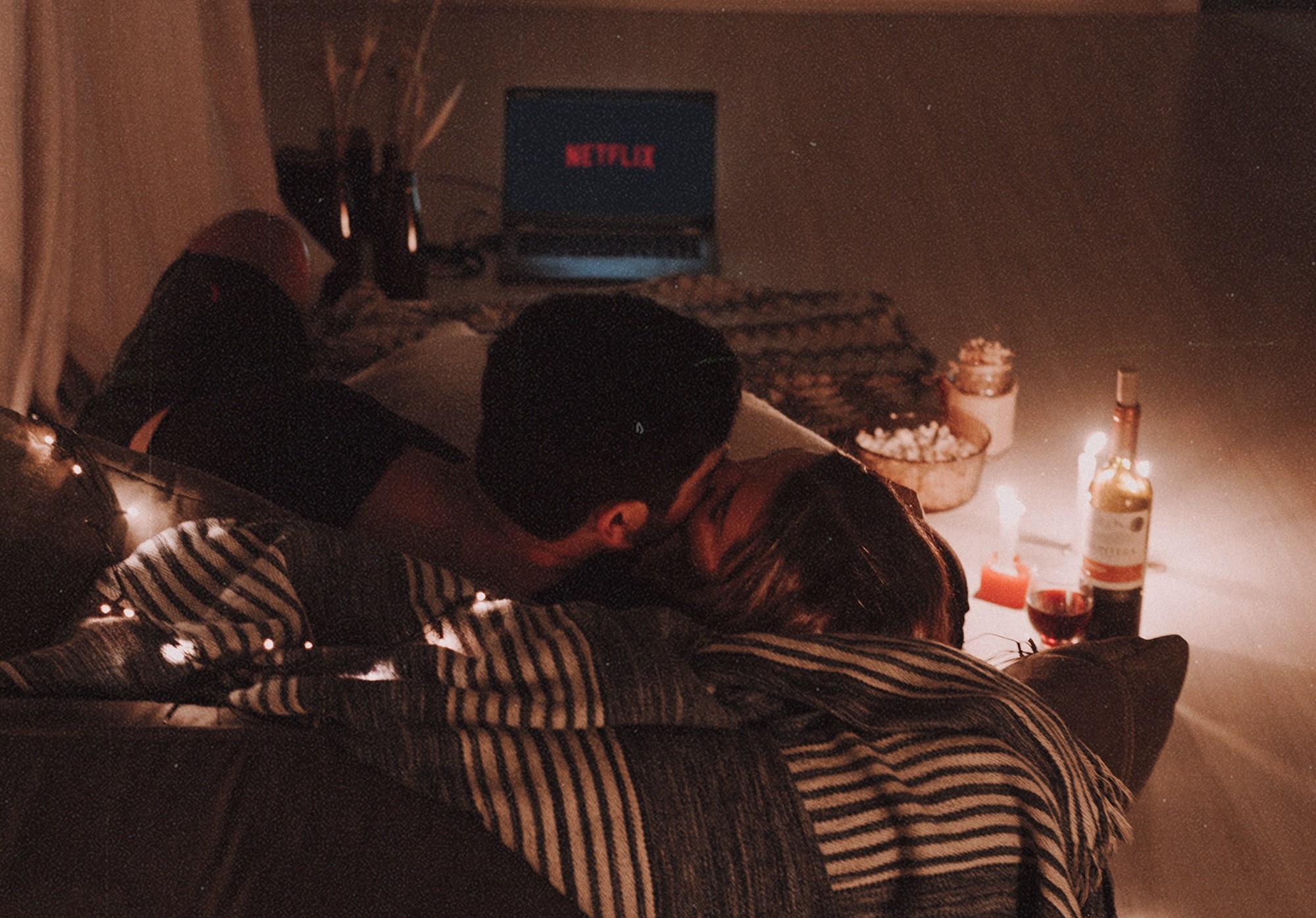 How to “Netflix and Chill” ? The Ultimate Guide That’ll Boost Your Sex Night.