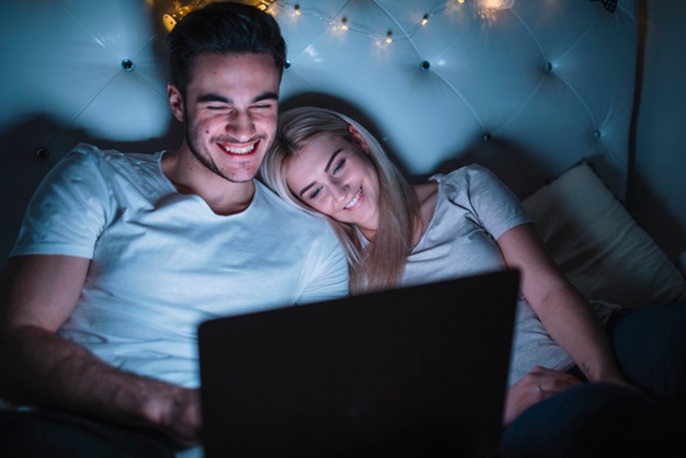 Top 7 Best â€œNetflix and Chillâ€ Movies for Couples to Watch